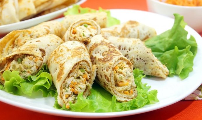 Блины с курицей и морковью по-корейски