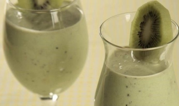 Коктейль с киви и бананом