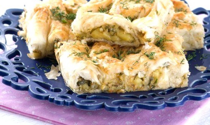 Греческий пирог с цукини, фетой и зеленью (Kolokithopita)