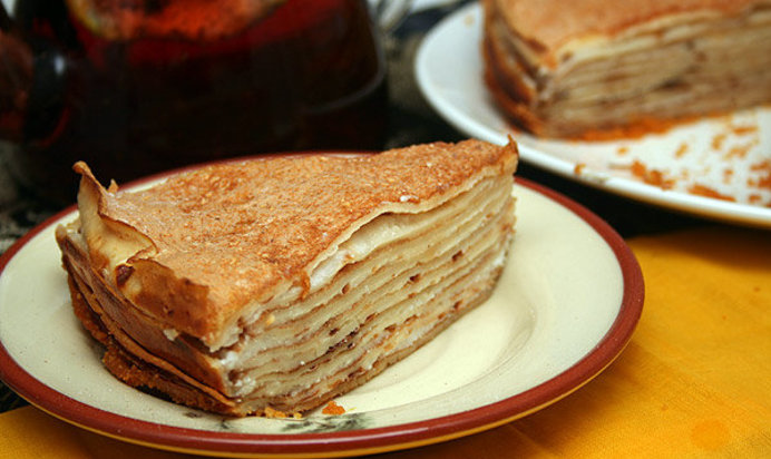 Блинный пирог с творожной начинкой