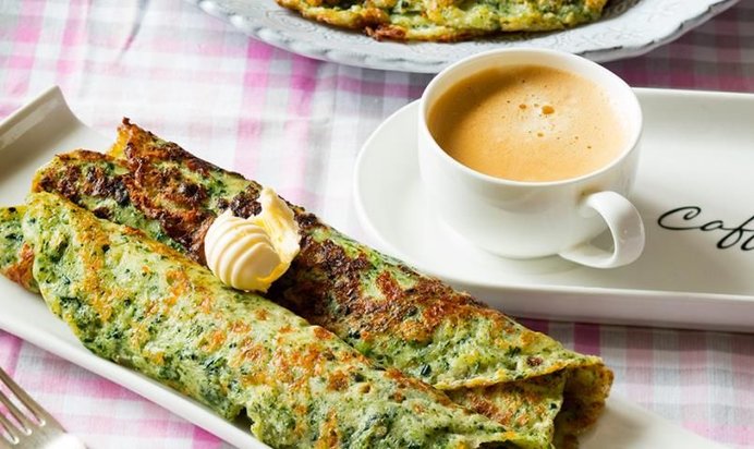 Блинчики со шпинатом и сыром