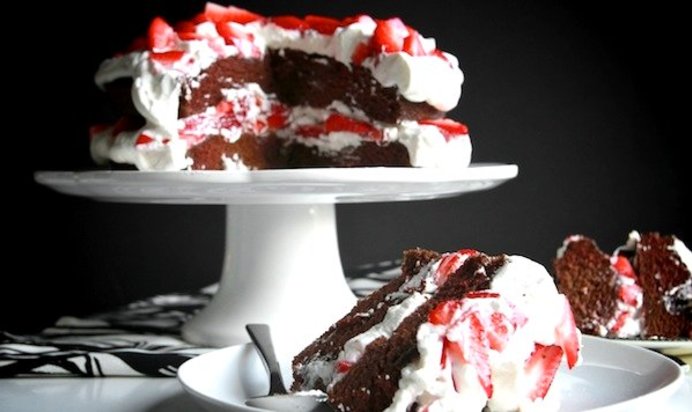 Клубнично-шоколадный торт