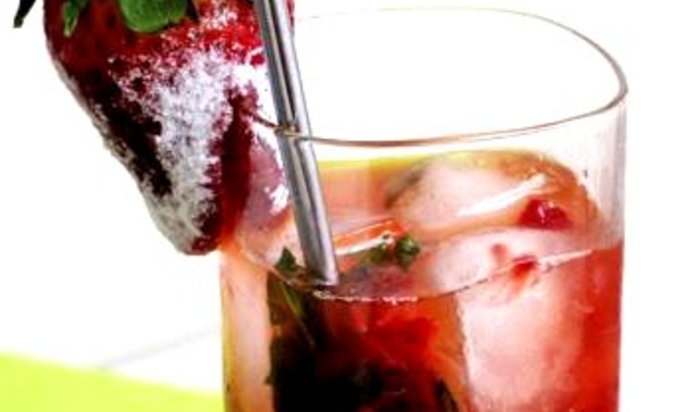 Весенний клубничный коктейль