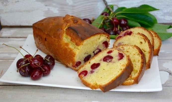 Кекс с вишней