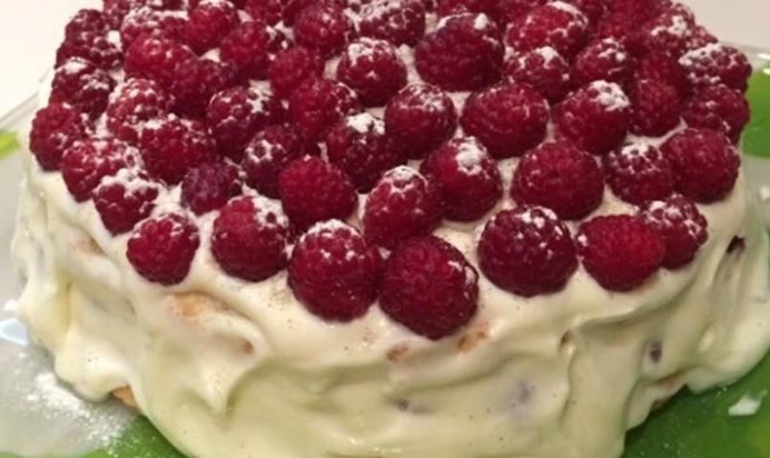 Торт с маскарпоне и малиной