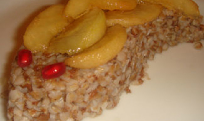 Гречка с корицей и грушей в сиропе