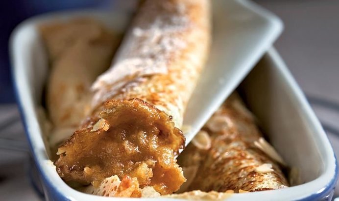 Блины, запеченные с миндальным кремом