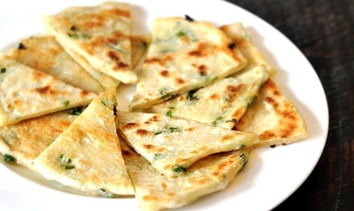 Вегетарианские блинчики с зеленым луком