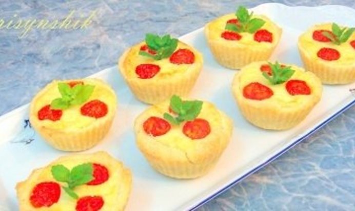 Кексы закусочные со сметанной начинкой