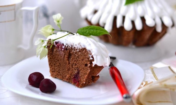 Постный шоколадный кекс с вишней Первоцвет
