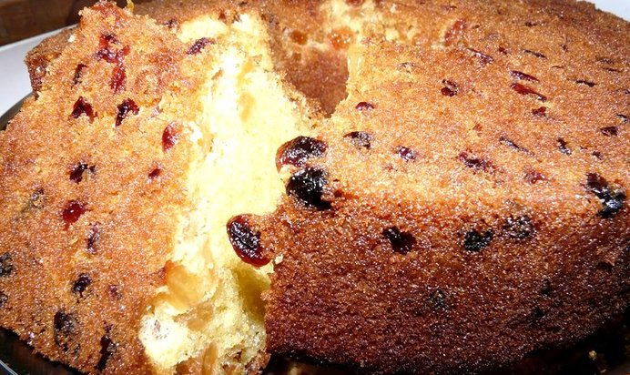Кекс с изюмом в мультиварке