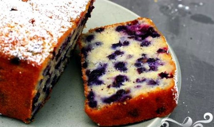 Лимонный кекс с черникой