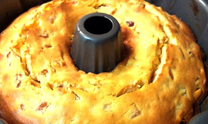 Кекс с курагой и изюмом