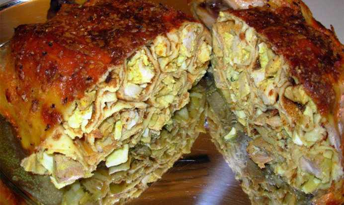 Курица фаршированная блинами