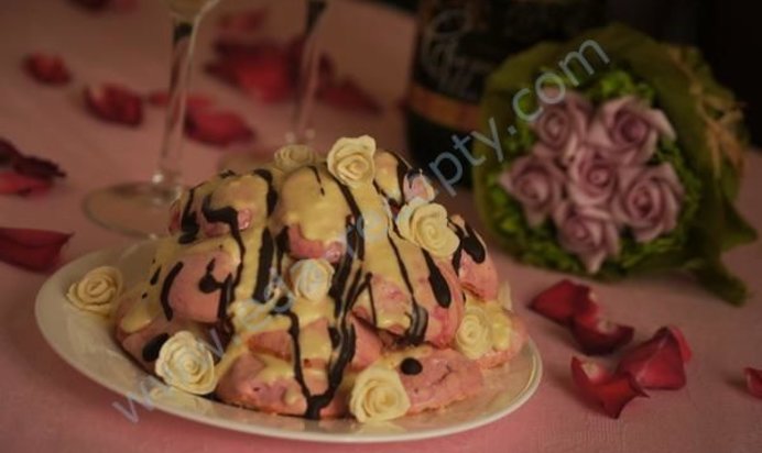 Розовый торт