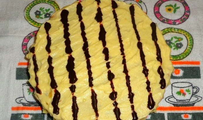 Торт с заварным кремом и яблоком