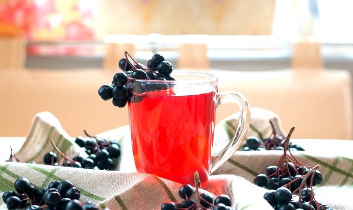 Компот из черноплодной рябины