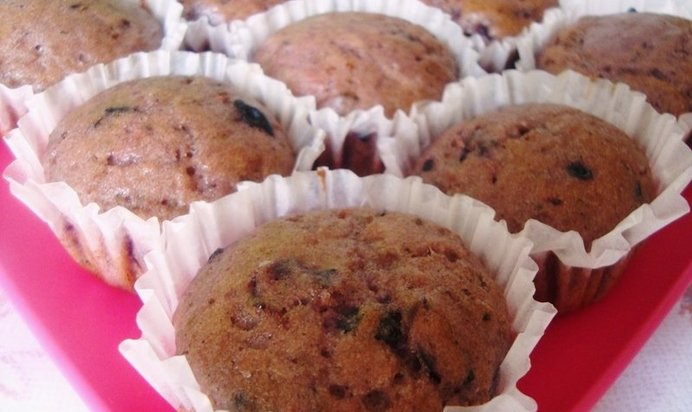 Кекс из смородинового варенья