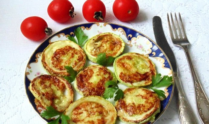 Оладьи кабачковые в кабачковых кольцах