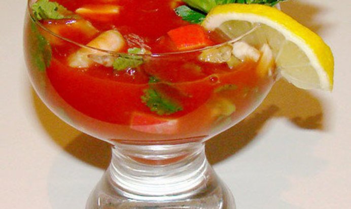 Коктейль с креветками и авокадо