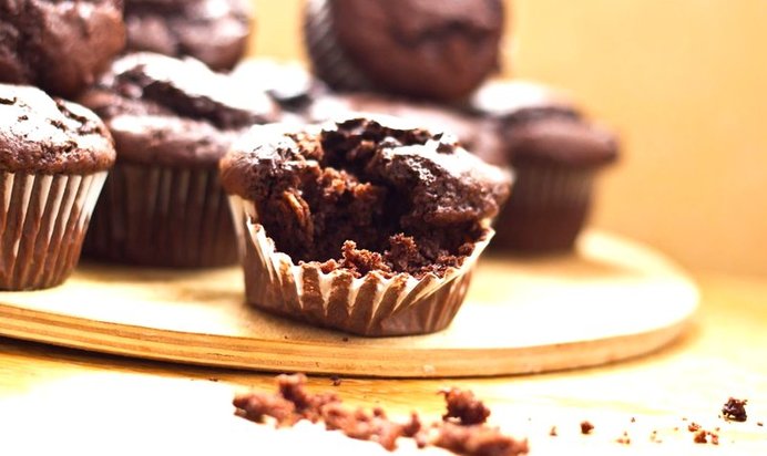 Шоколадные маффины с хрустящей корочкой