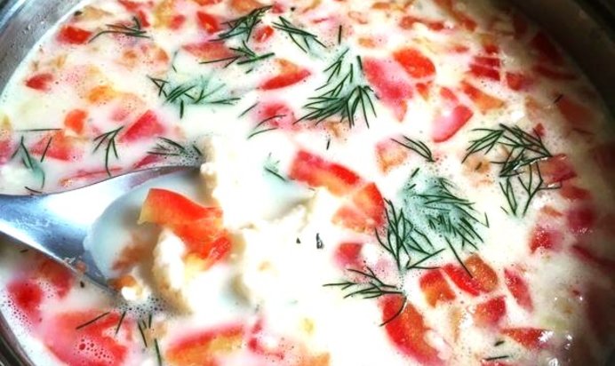 Сырный суп с креветками и болгарским перцем