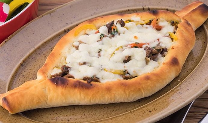 Хачапури по-аджарски с мясной начинкой