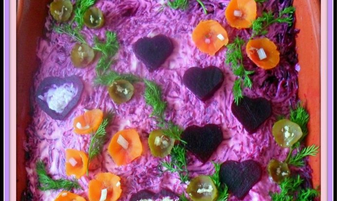 Салат с консервированным лососем