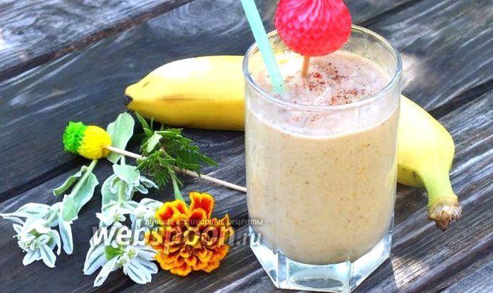 Тёплый коктейль с бананами и нектаринами