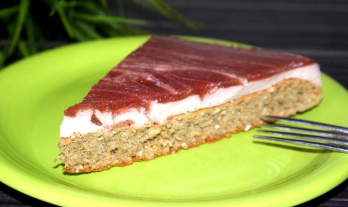 Низкокалорийный бананово-клубничный торт