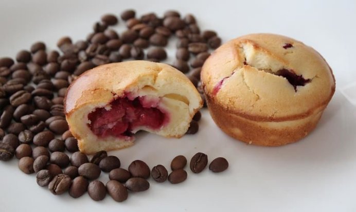 Маффины с малиной на кефире