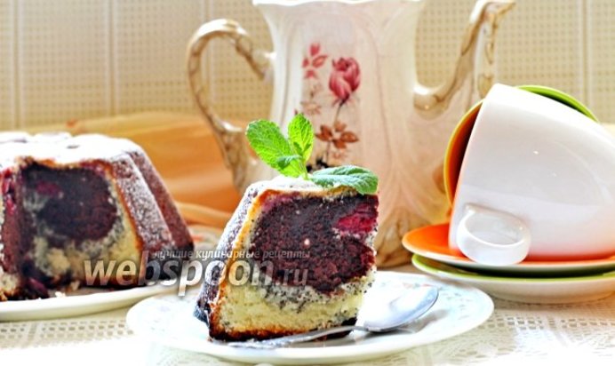 Творожный кекс с маком и вишней