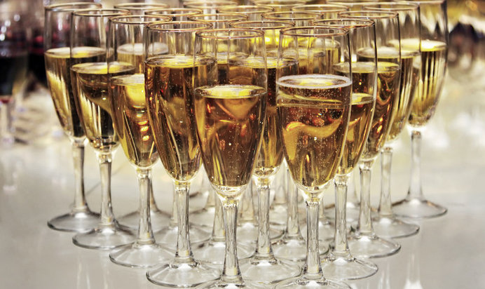 Коктейли с шампанским: 5 классических рецептов