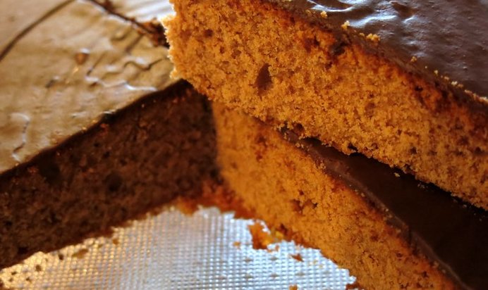 Шоколадный кекс с вишневым соком