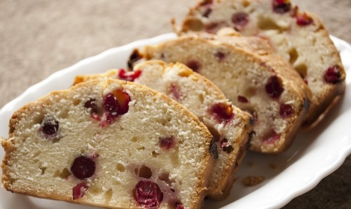 Кекс с клюквой