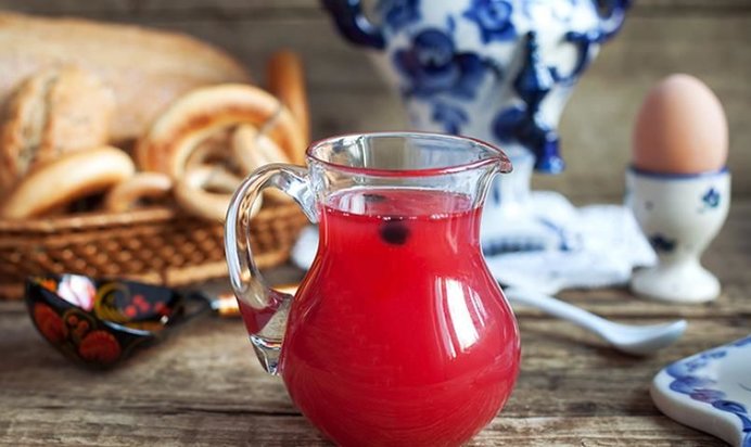 Кисель из вишни, клубники и черноплодной рябины в мультиварке