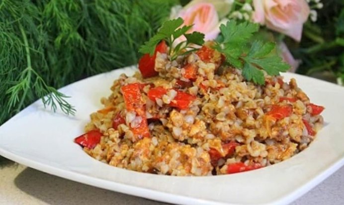 Гречневая каша с болгарским перцем и фаршем