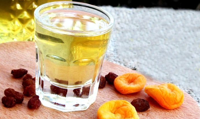 Настойка на сухофруктах