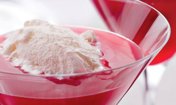 Ягодный кисель с ванильным мороженым