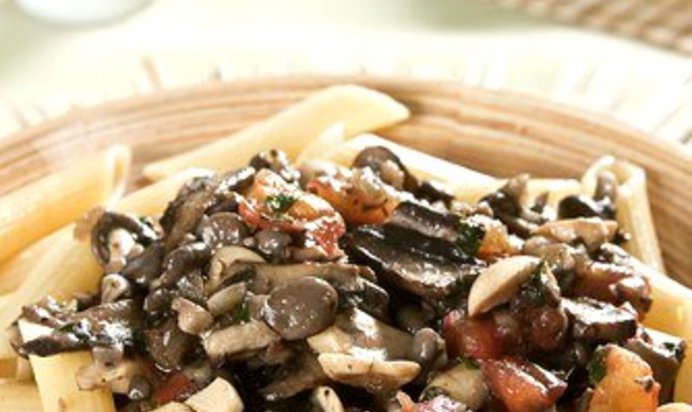 Быстрое грибное рагу в сливочном соусе с тимьяном