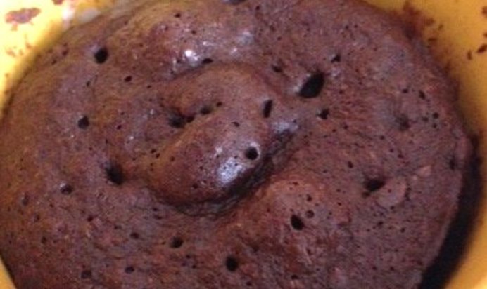 Шоколадный овсяный кекс с творожно-банановым кремом