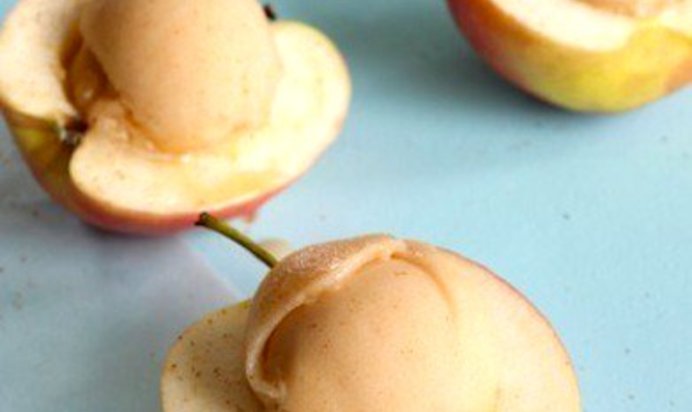 Пряный сорбет из сидра и кленового сиропа