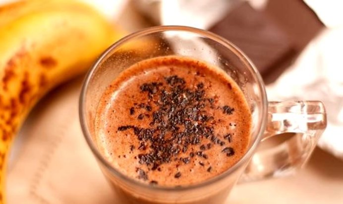 Горячий банановый коктейль с шоколадом