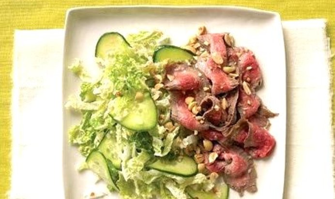 Азиатский салат с огурцом и пекинской капустой