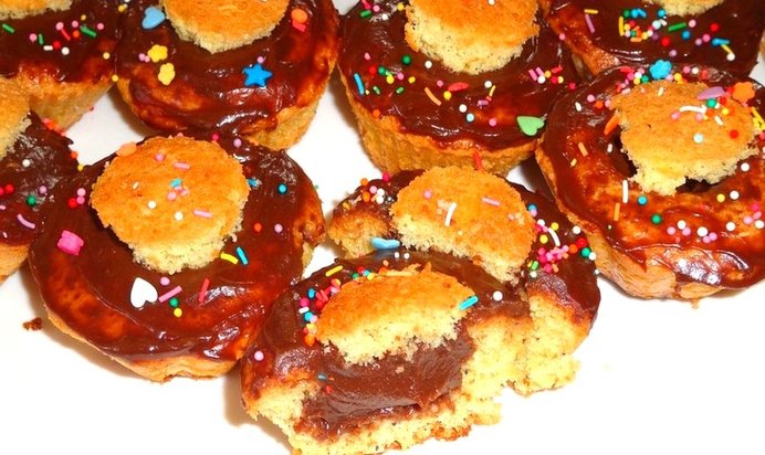 Кексы с шоколадной начинкой