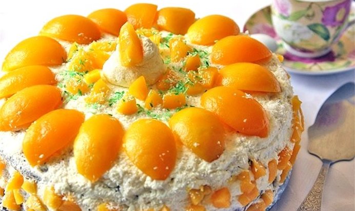 Торт творожный с персиками