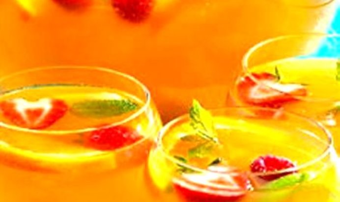 Летний фруктовый пунш