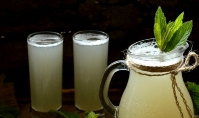 Квас из ревеня