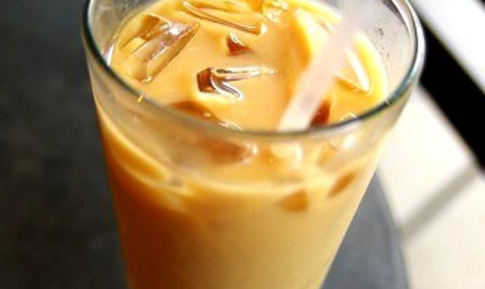 Кофейно-сливочный коктейль с самбукой