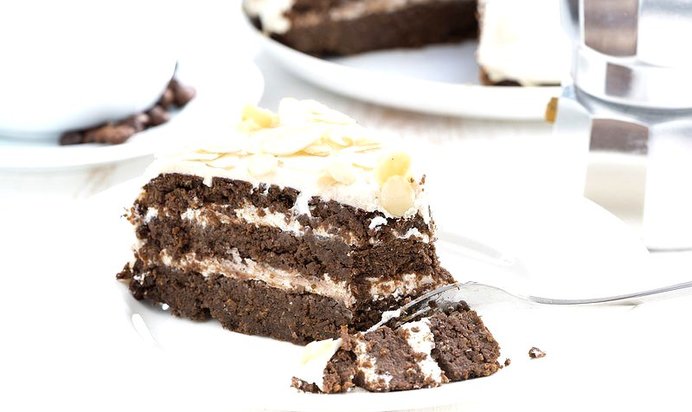 Шоколадно-черемуховый торт